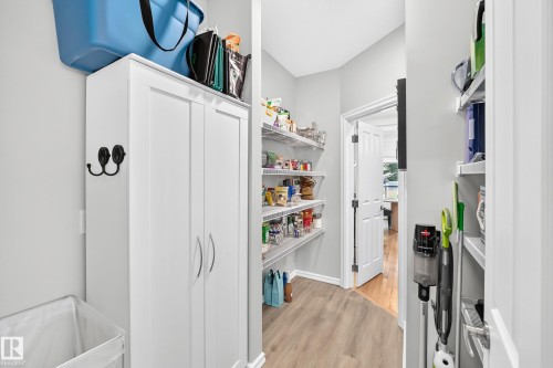 823 77 Street Sw, Edmonton, AB - Indoor