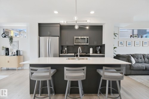 409 32 Street Sw, Edmonton, AB - Indoor