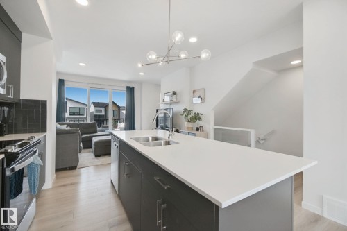 409 32 Street Sw, Edmonton, AB - Indoor Photo Showing Kitchen With Double Sink With Upgraded Kitchen