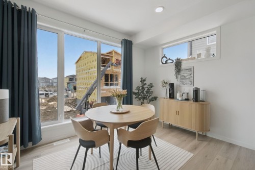 409 32 Street Sw, Edmonton, AB - Indoor Photo Showing Dining Room