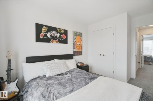 409 32 Street Sw, Edmonton, AB - Indoor Photo Showing Bedroom