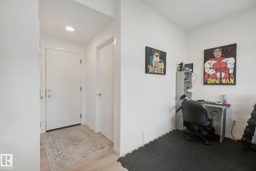 409 32 Street Sw, Edmonton, AB - Indoor