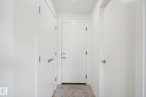 409 32 Street Sw, Edmonton, AB - Indoor Photo Showing Other Room