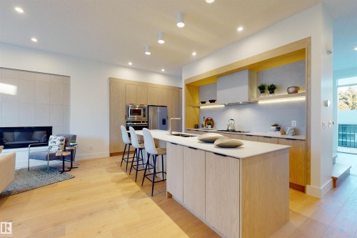 10515 75 Street Nw, Edmonton, AB - Indoor Photo Showing Kitchen