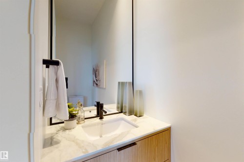 10515 75 Street Nw, Edmonton, AB - Indoor Photo Showing Bathroom