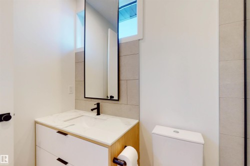 10515 75 Street Nw, Edmonton, AB - Indoor Photo Showing Bathroom