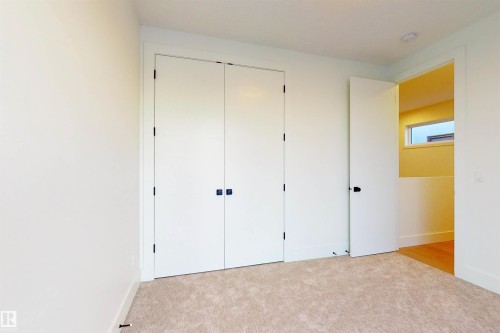 10515 75 Street Nw, Edmonton, AB - Indoor Photo Showing Other Room