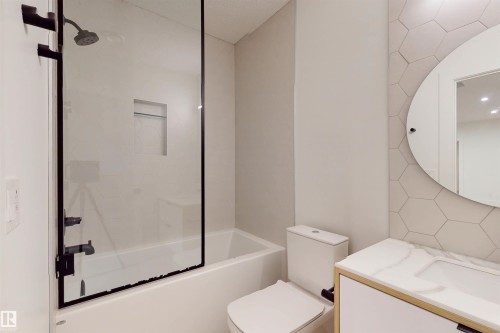 10515 75 Street Nw, Edmonton, AB - Indoor Photo Showing Bathroom
