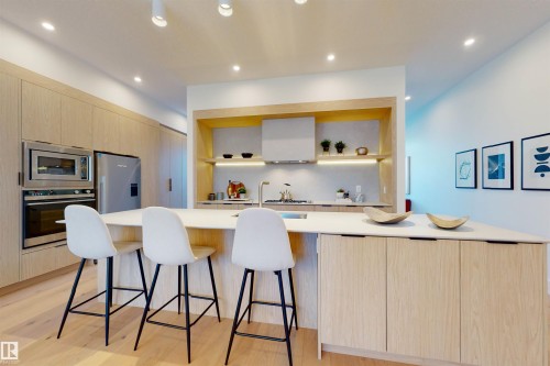10515 75 Street Nw, Edmonton, AB - Indoor Photo Showing Other Room