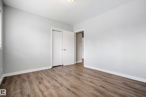 10426 79 Street Nw, Edmonton, AB - Indoor Photo Showing Other Room