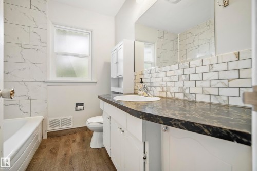 10426 79 Street Nw, Edmonton, AB - Indoor Photo Showing Bathroom