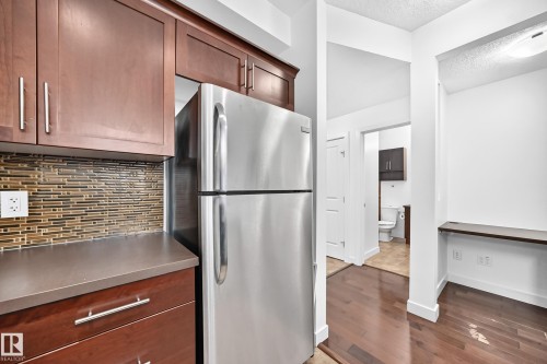 #102 2584 Anderson Way Sw, Edmonton, AB - Indoor Photo Showing Kitchen