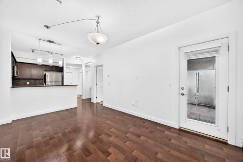 #102 2584 Anderson Way Sw, Edmonton, AB - Indoor Photo Showing Kitchen