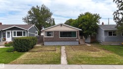 7311 77 Street NW  Edmonton, AB T6C 2L3