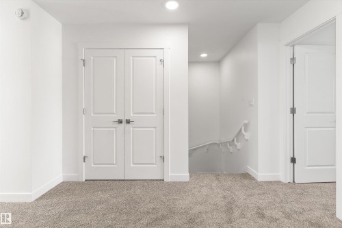 20707 43 Avenue Nw, Edmonton, AB - Indoor Photo Showing Other Room