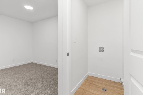 20707 43 Avenue Nw, Edmonton, AB - Indoor Photo Showing Other Room