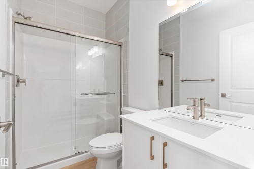 20707 43 Avenue Nw, Edmonton, AB - Indoor Photo Showing Bathroom