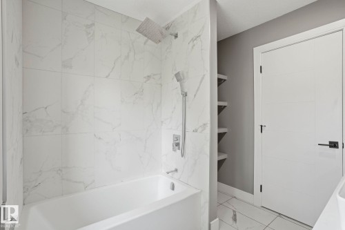 10625 69 Avenue Nw, Edmonton, AB - Indoor Photo Showing Bathroom