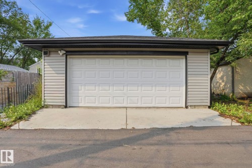 10625 69 Avenue Nw, Edmonton, AB - Outdoor