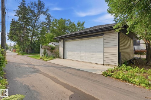 10625 69 Avenue Nw, Edmonton, AB - Outdoor
