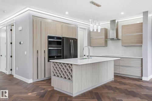 10625 69 Avenue Nw, Edmonton, AB - Indoor Photo Showing Kitchen With Upgraded Kitchen