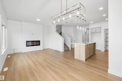 8632 183 Avenue Nw, Edmonton, AB - Indoor With Fireplace