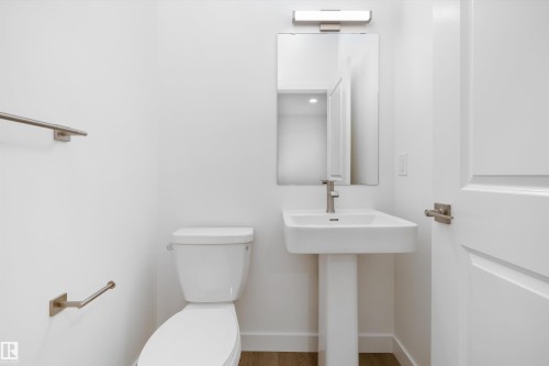 8632 183 Avenue Nw, Edmonton, AB - Indoor Photo Showing Bathroom