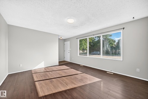 10236 154 Street Nw, Edmonton, AB - Indoor Photo Showing Other Room