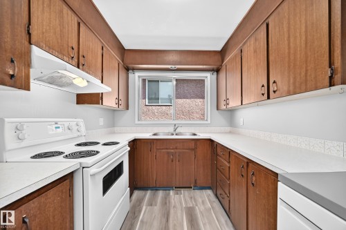 10236 154 Street Nw, Edmonton, AB - Indoor Photo Showing Kitchen With Double Sink
