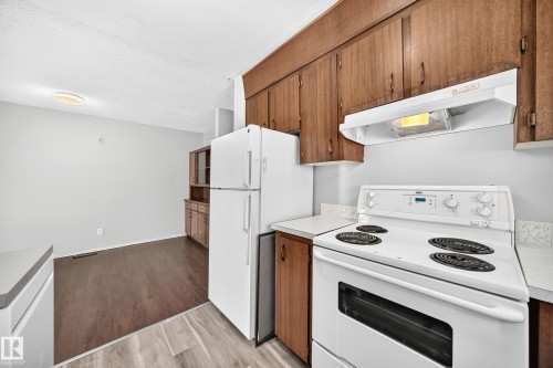 10236 154 Street Nw, Edmonton, AB - Indoor Photo Showing Kitchen