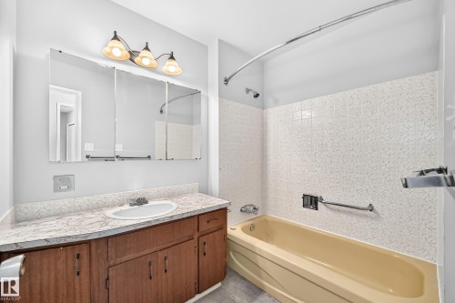 10236 154 Street Nw, Edmonton, AB - Indoor Photo Showing Bathroom