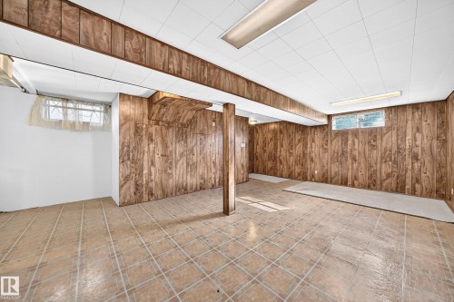 10236 154 Street Nw, Edmonton, AB - Indoor