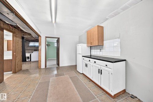 10236 154 Street Nw, Edmonton, AB - Indoor Photo Showing Other Room