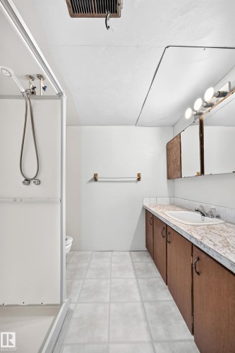 10236 154 Street Nw, Edmonton, AB - Indoor