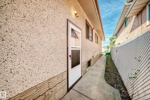 10236 154 Street Nw, Edmonton, AB - Outdoor