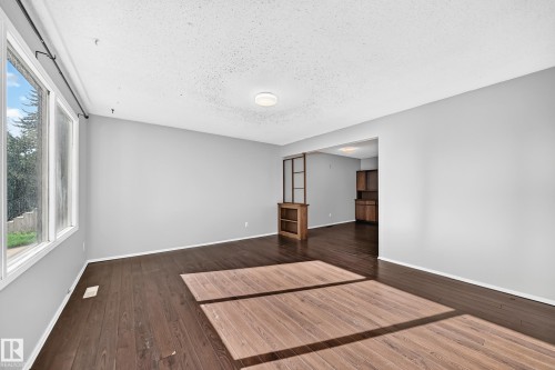 10236 154 Street Nw, Edmonton, AB - Indoor Photo Showing Other Room