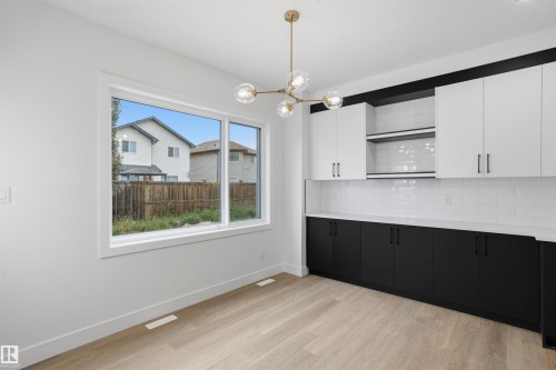 20 Munn Way, Leduc, AB - Indoor Photo Showing Kitchen