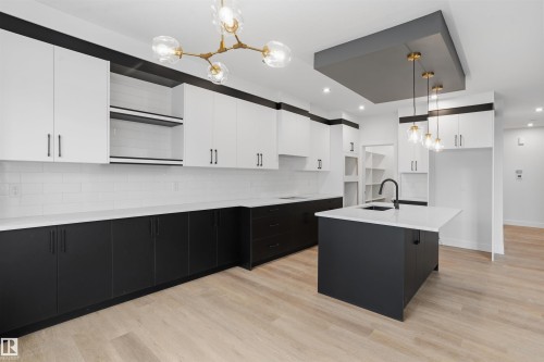 20 Munn Way, Leduc, AB - Indoor Photo Showing Kitchen