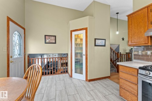 4224 33A Street Nw, Edmonton, AB - Indoor