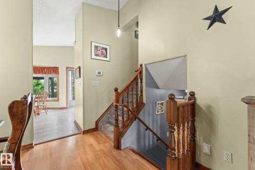 4224 33A Street Nw, Edmonton, AB - Indoor Photo Showing Other Room