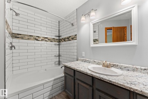4224 33A Street Nw, Edmonton, AB - Indoor Photo Showing Bathroom