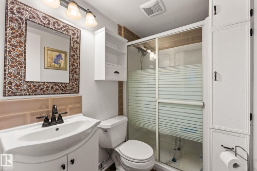 4224 33A Street Nw, Edmonton, AB - Indoor Photo Showing Bathroom