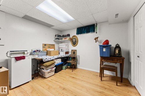 4224 33A Street Nw, Edmonton, AB - Indoor Photo Showing Other Room