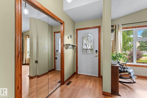 4224 33A Street Nw, Edmonton, AB - Indoor Photo Showing Other Room