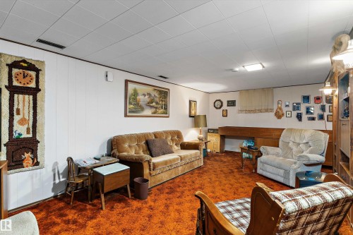 11603 St Albert Trail Nw, Edmonton, AB - Indoor Photo Showing Other Room
