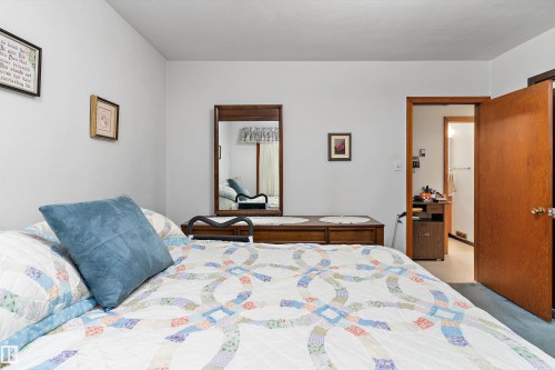 11603 St Albert Trail Nw, Edmonton, AB - Indoor Photo Showing Bedroom