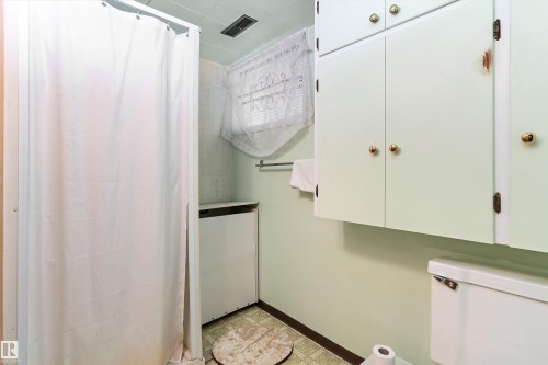 11603 St Albert Trail Nw, Edmonton, AB - Indoor