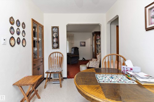 11603 St Albert Trail Nw, Edmonton, AB - Indoor