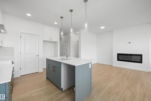 8616 183 Avenue Nw, Edmonton, AB - Indoor Photo Showing Kitchen