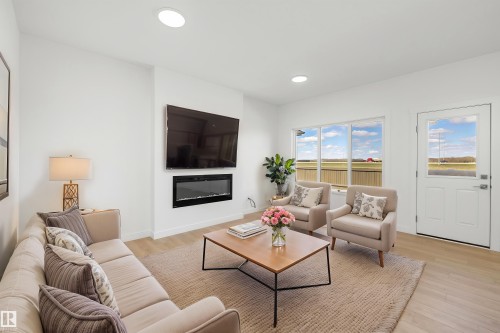 8616 183 Avenue Nw, Edmonton, AB - Indoor Photo Showing Living Room